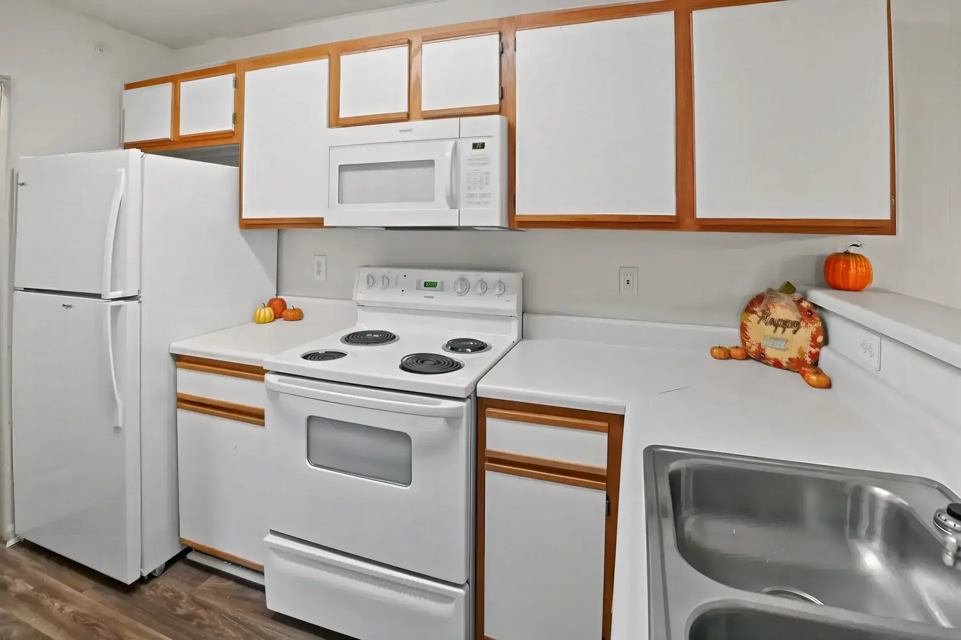 Crescent pointe apartments seneca kitchen 1