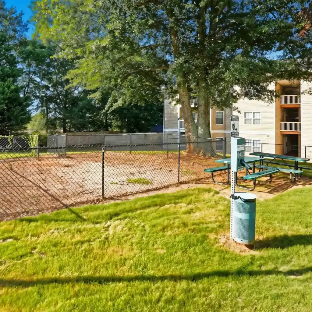 Crescent pointe apartments pet park